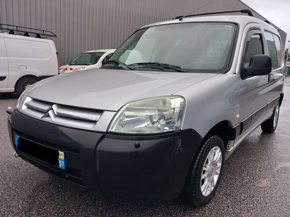 Photo d'une voiture citroen berlingo