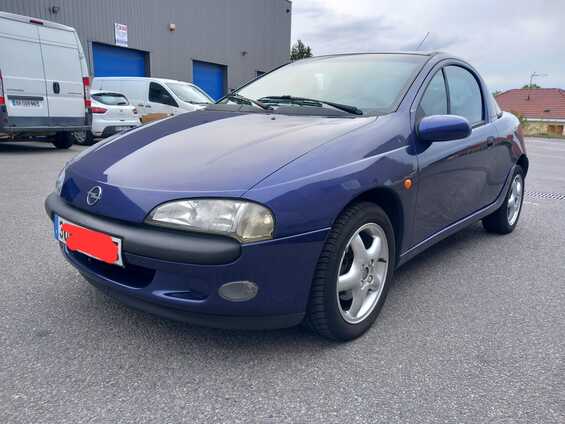 Photo d'une voiture opel tigra