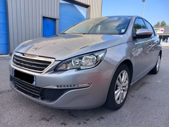 Photo d'une voiture peugeot 308 2